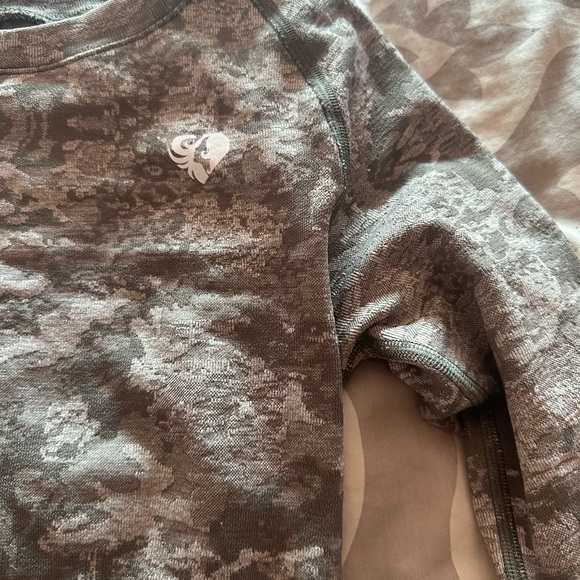 Long Sleeve Workout Top - Picture 5 of 7